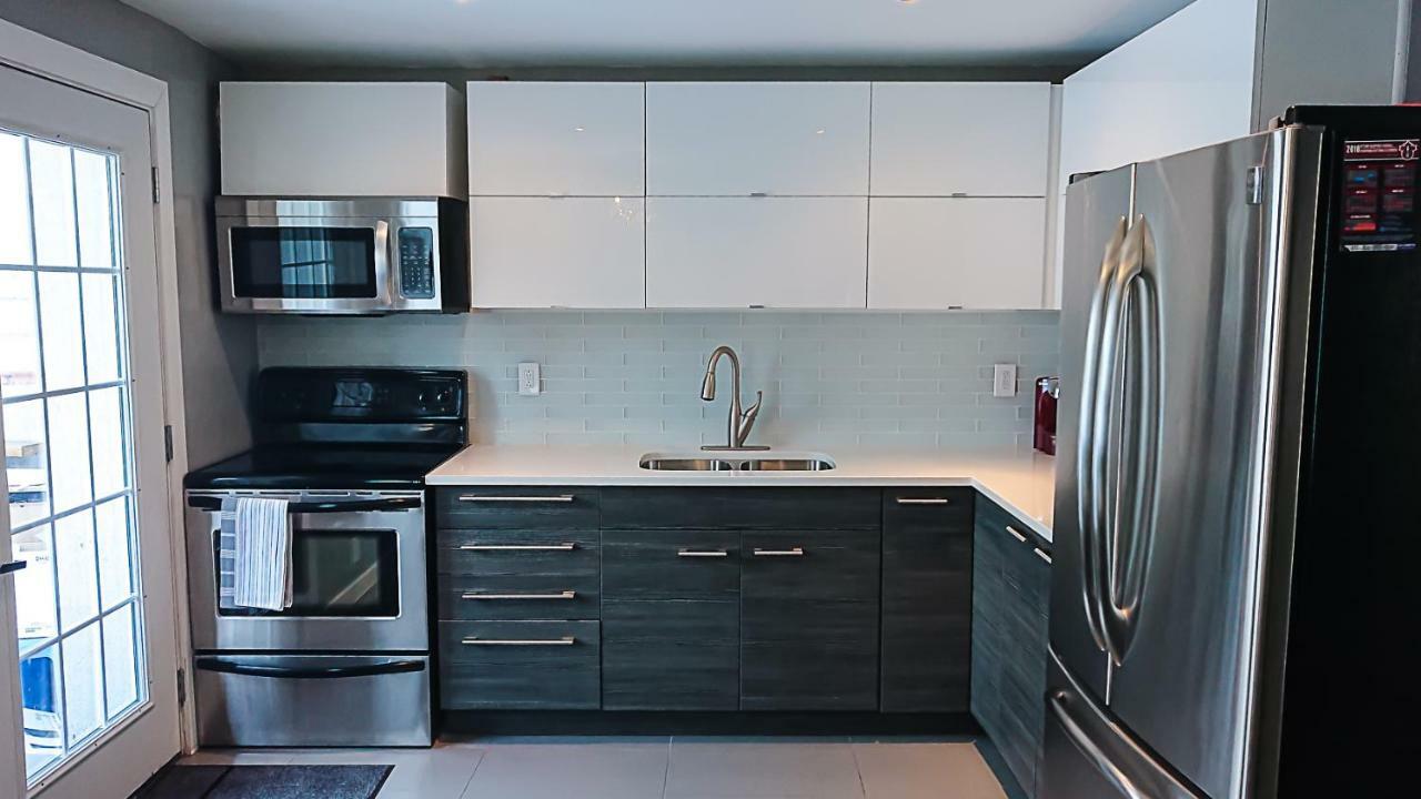 Spacious 3 Bdrm Home Near Downtown Отава Екстериор снимка