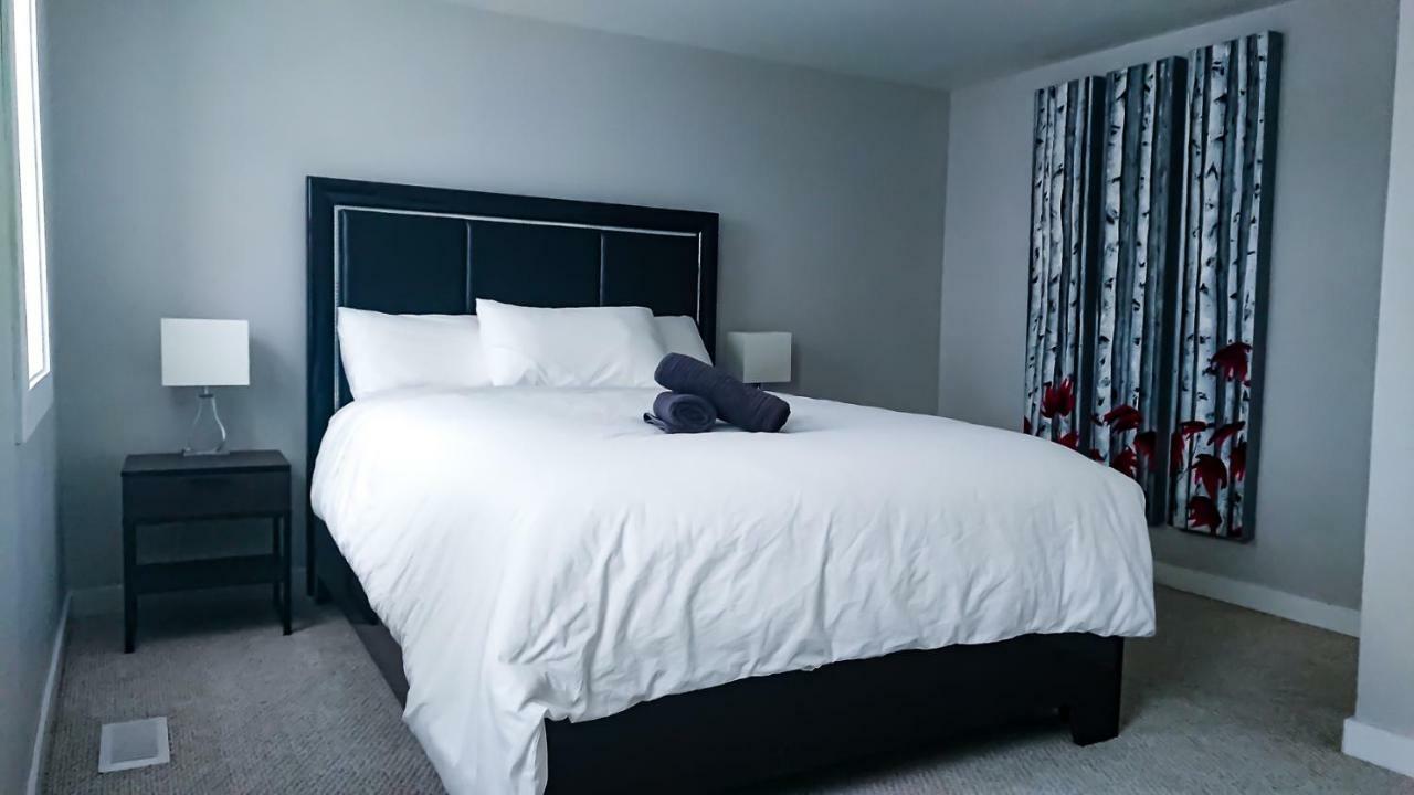 Spacious 3 Bdrm Home Near Downtown Отава Екстериор снимка